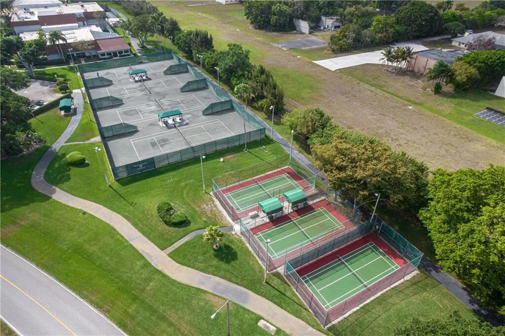 Tennis