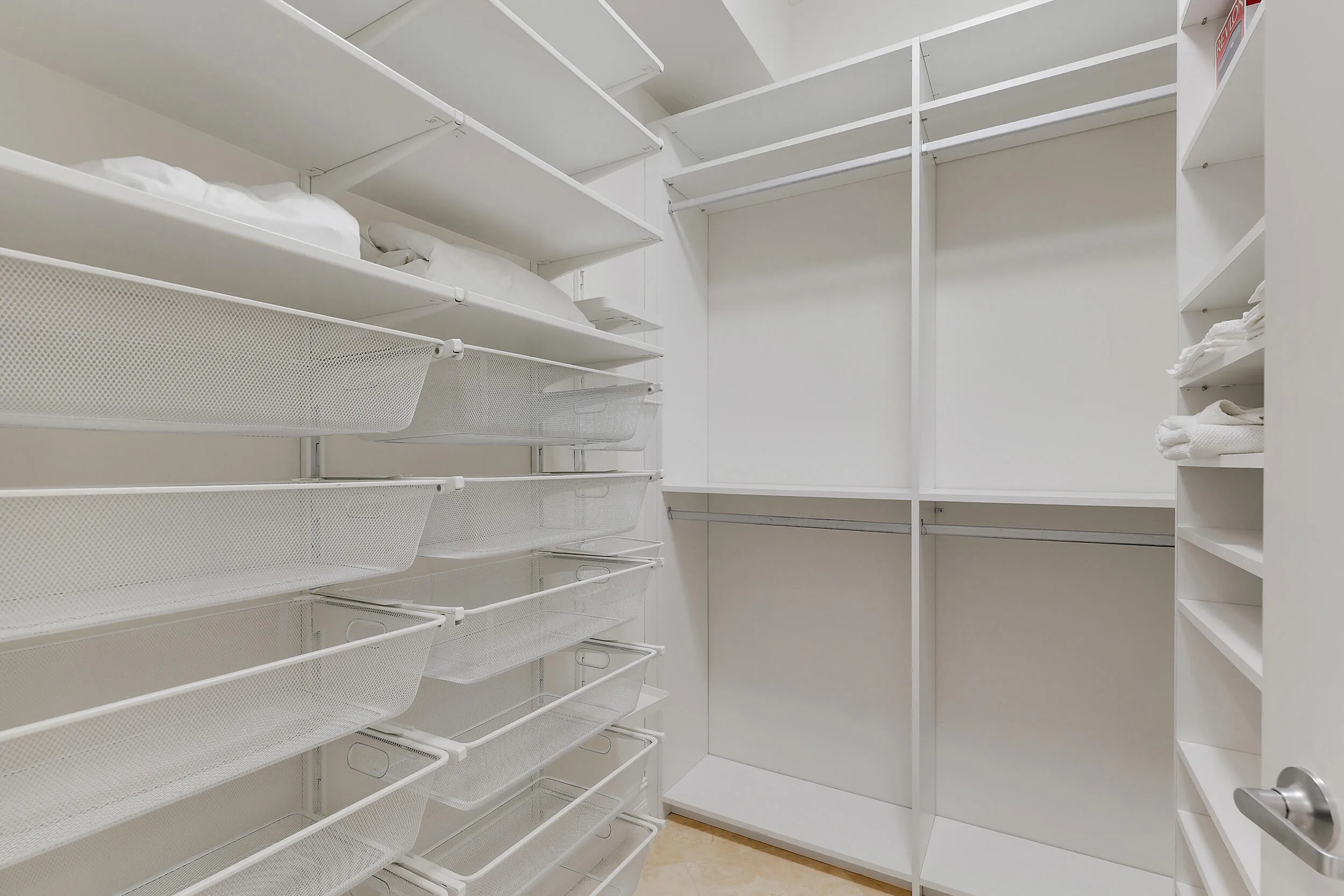 Custom Walk-in Closets