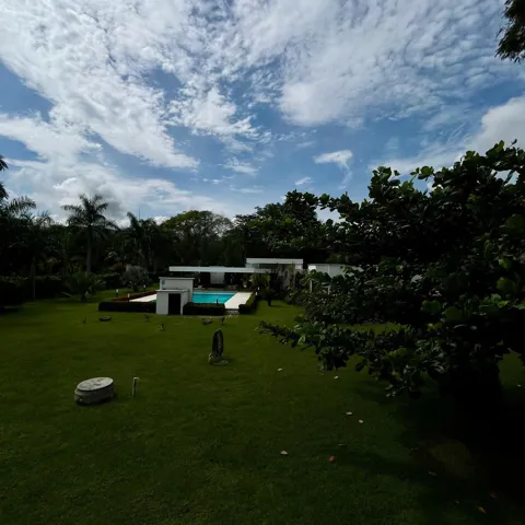 This property not only offers a place to relax and be comfortable, but also a safe investment opportunity in one of the areas with the most growth and steady tourism in Antioquia.