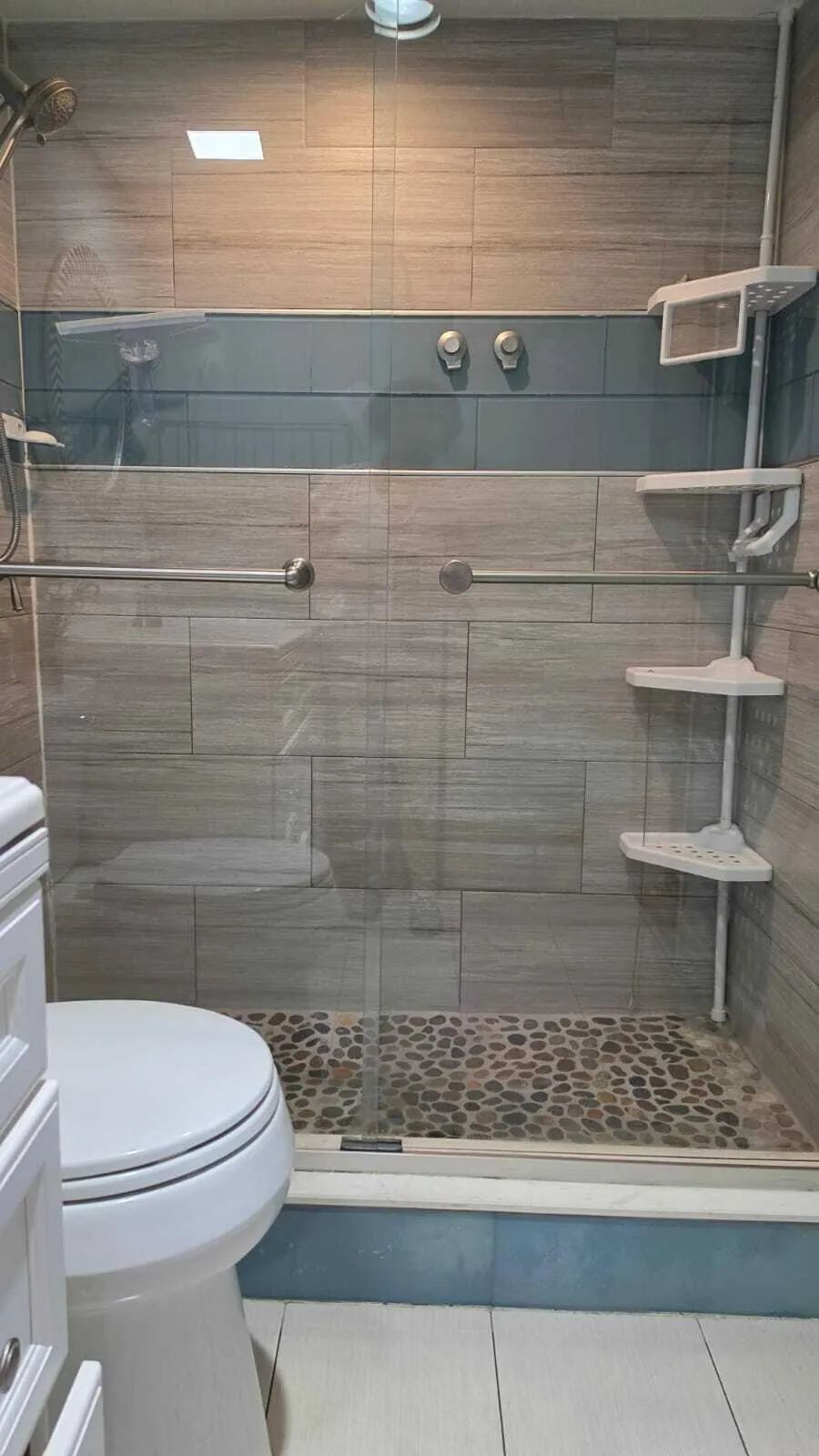 Master bathroom B