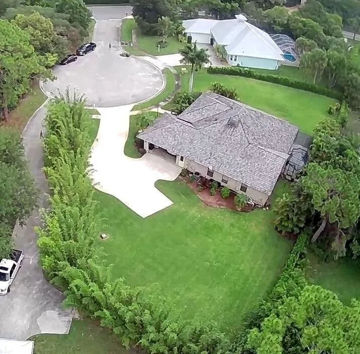 6118 creekside Aireol w side