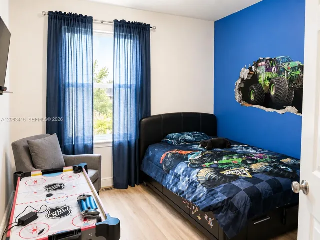Photo 16
