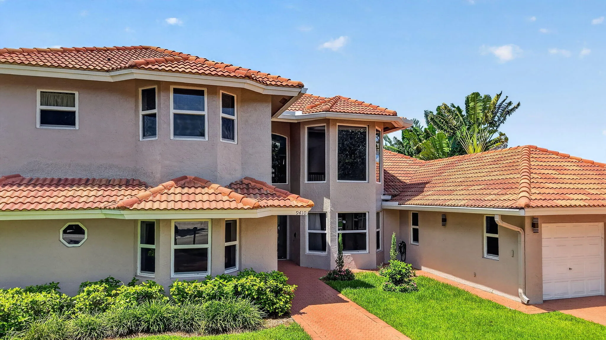 Exterior 5