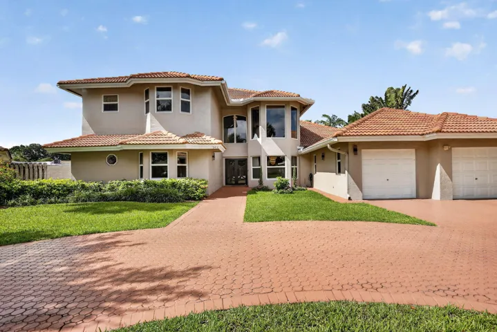 Exterior 4