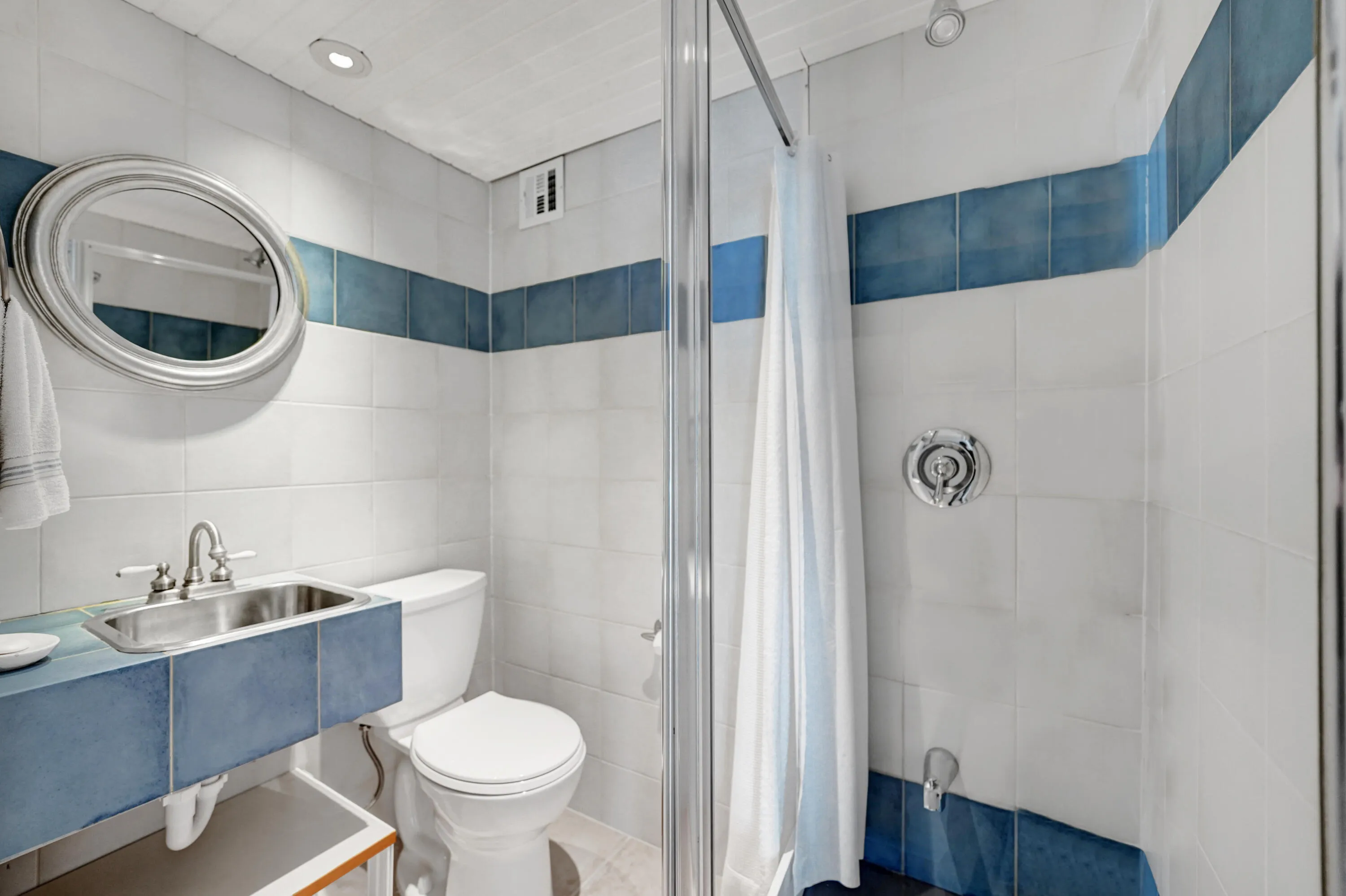 2nd Bathroom