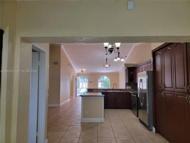kitchen/dinning/living area