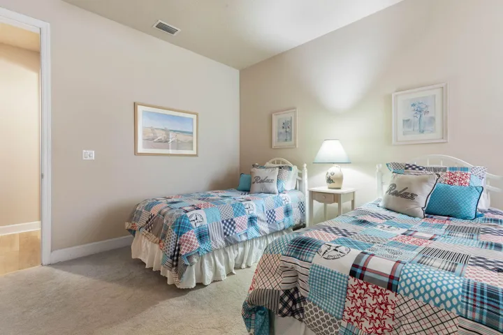 31-web-or-mls-10 River Park Dr N-31