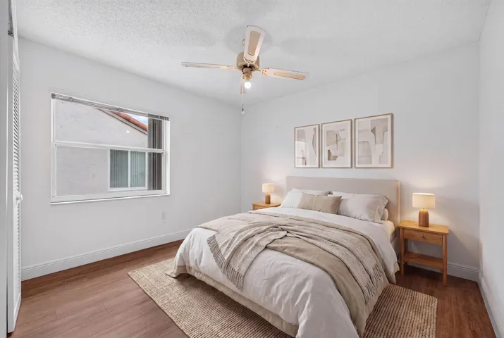 24-web-or-mls-DSC01639_staged