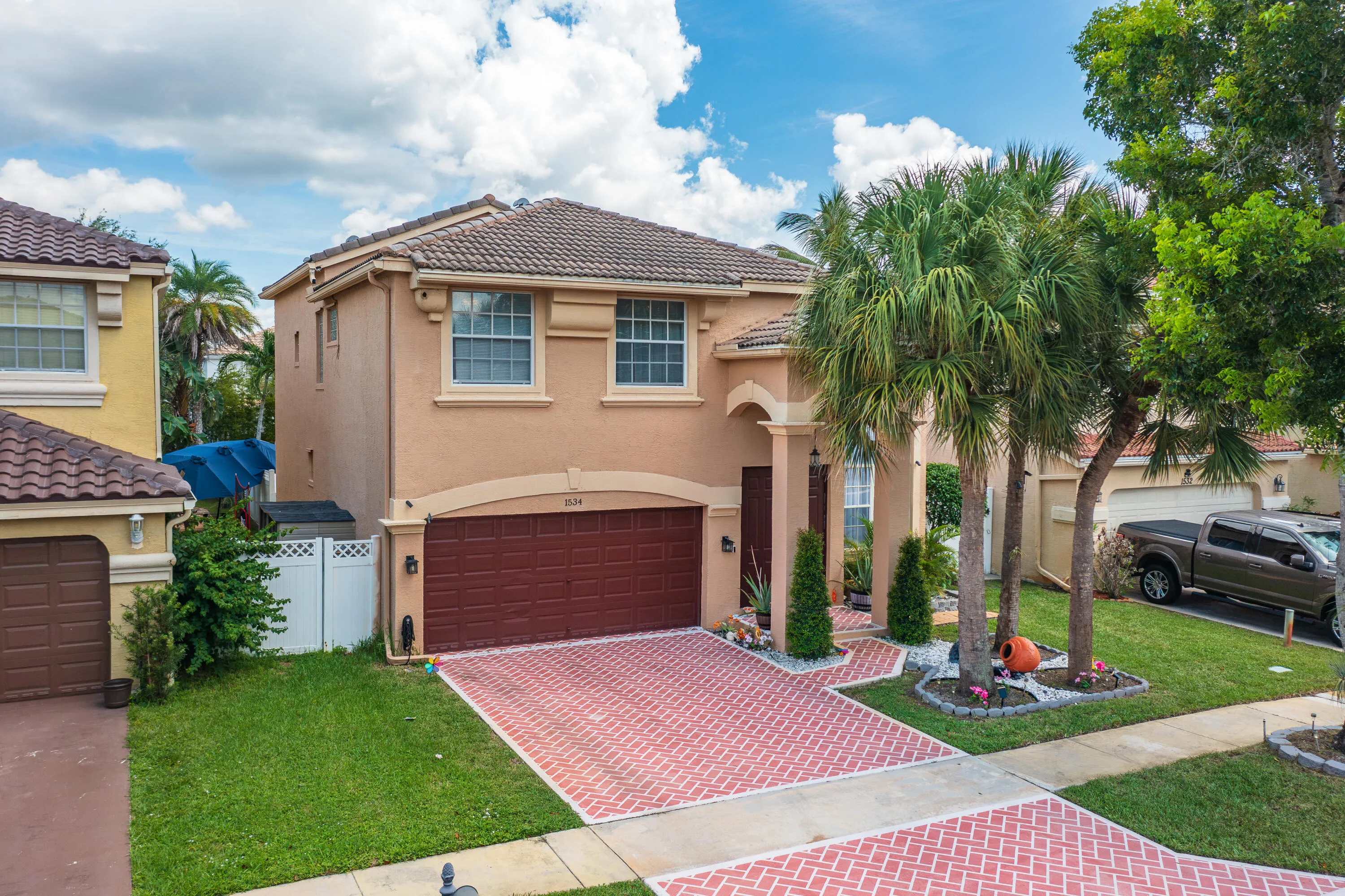 1534 Running Oak Ln-1