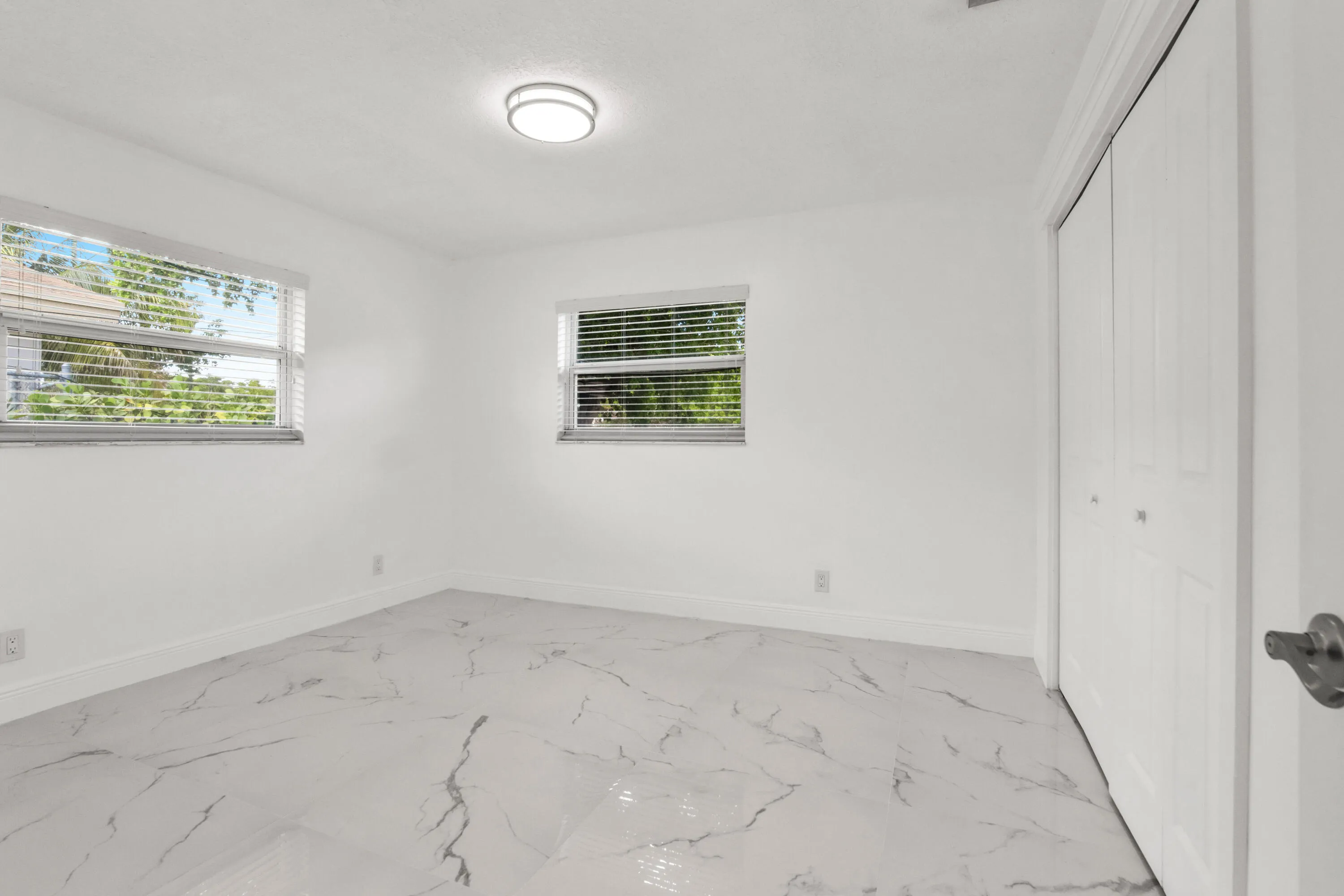 3421 NE 5th AVE-3