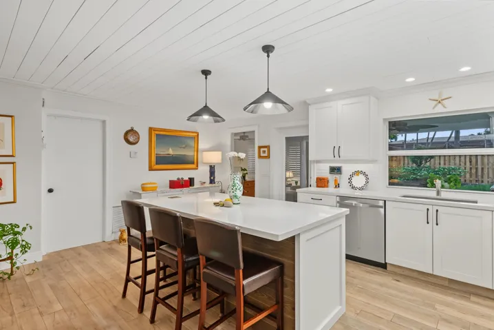 © Clark-2702 SW 6th Street-007