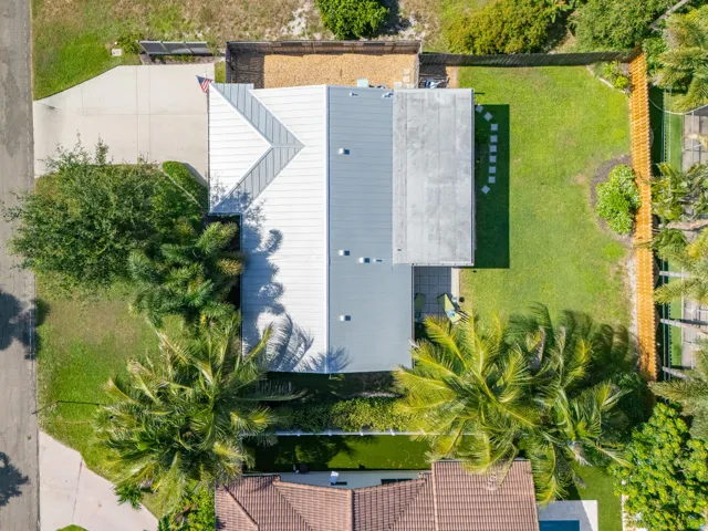 © Clark-2702 SW 6th Street-054