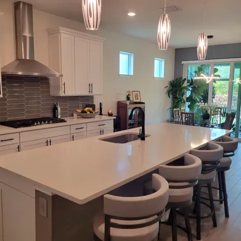 OPEN KITCHEN WITH ISLAND COUNTER BAR DECORATIVE PENDANT LIGHTING