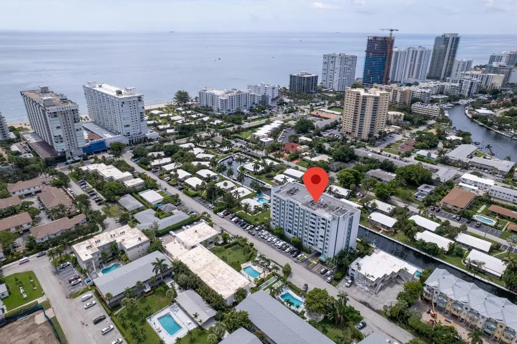 Minutes to the beach, shops, restaurants, Pompano Family Pier