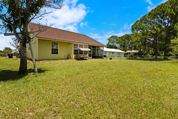 Yard /Gardens