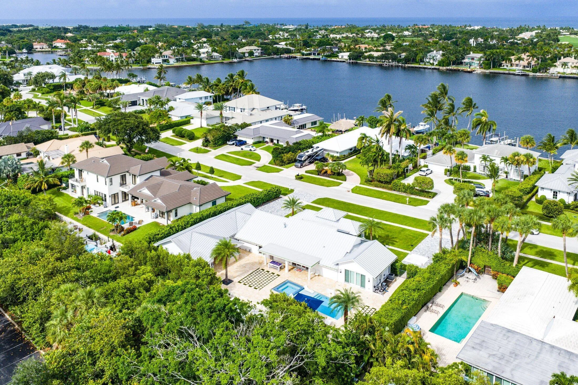 060-11863LakeShorePlace-NorthPalmBeach-F