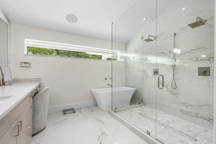 025-11863LakeShorePlace-NorthPalmBeach-F