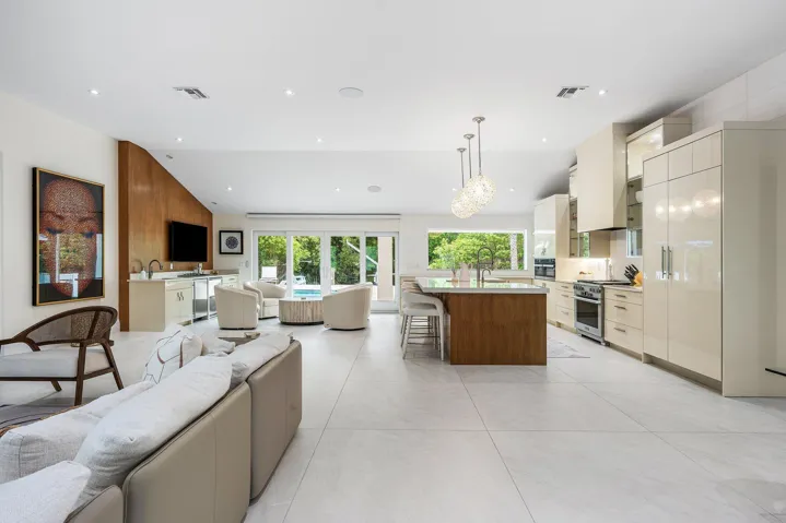 011-11863LakeShorePlace-NorthPalmBeach-F