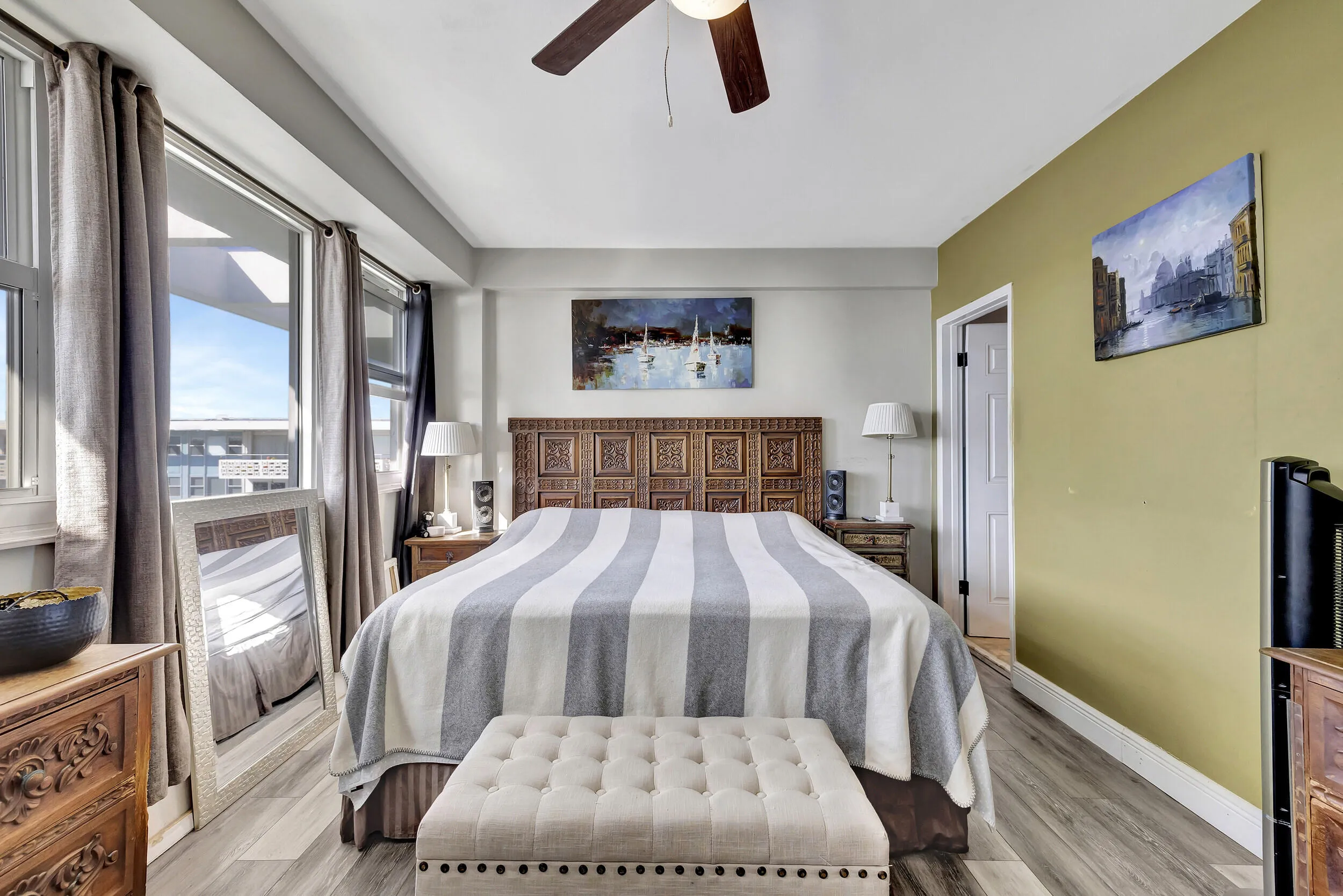 1900 S Ocean Drive 1702