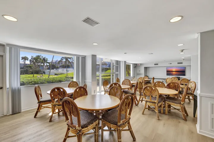 1900 S Ocean Drive 1702