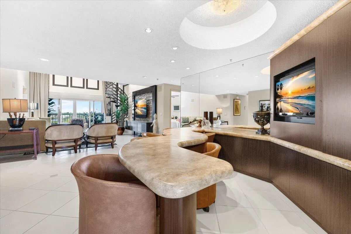 08-17047 Boca Club Blvd #166B-8937