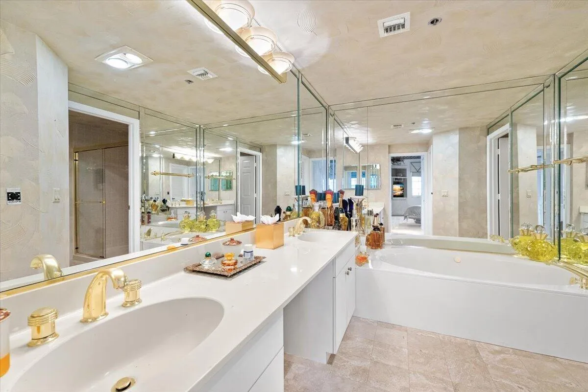 24-17047 Boca Club Blvd #166B-8837