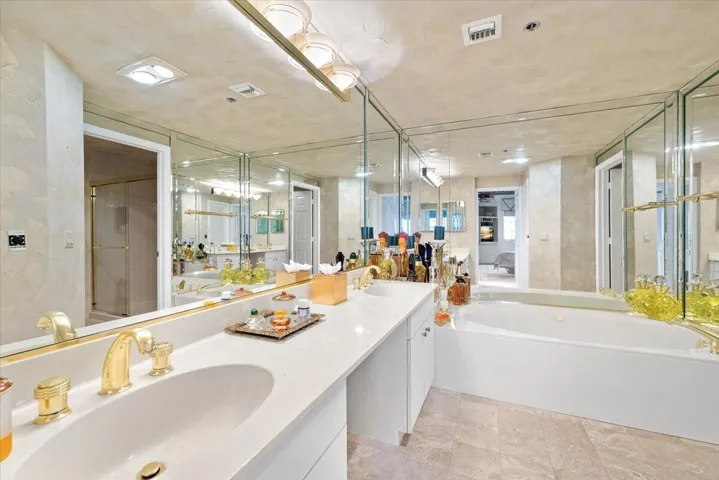 24-17047 Boca Club Blvd #166B-8837