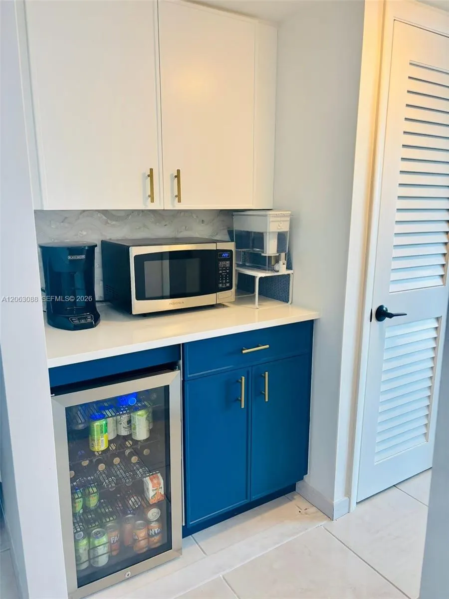 Breakfast & Beverage Bar