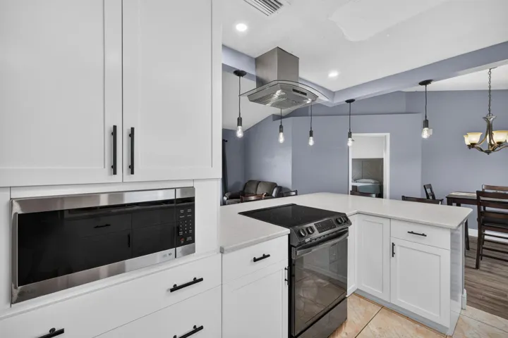 443 Southwest Homeland Rd-007