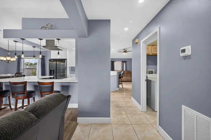 443 Southwest Homeland Rd-005