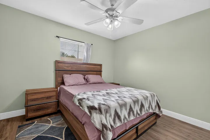 443 Southwest Homeland Rd-020