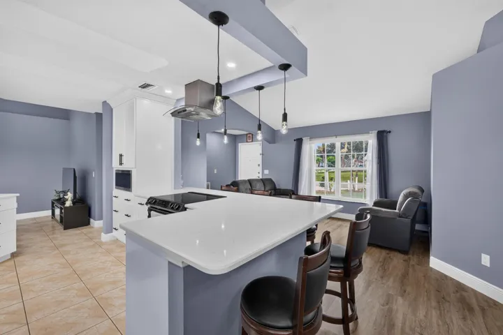 443 Southwest Homeland Rd-008