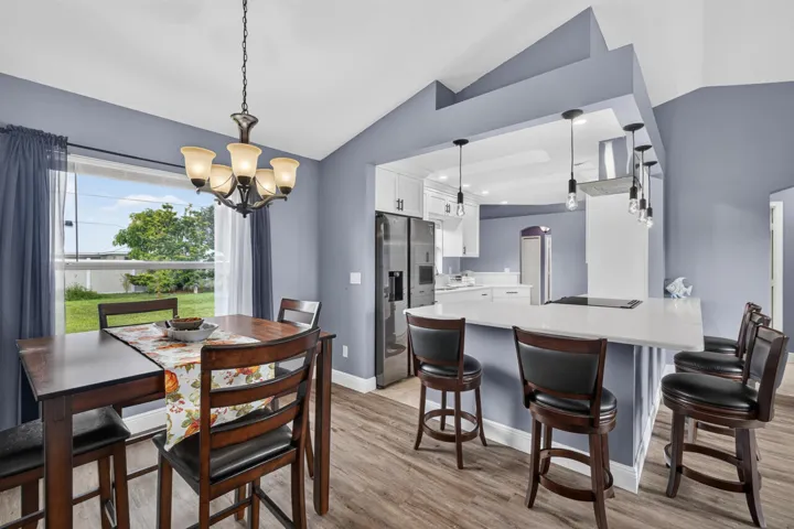 443 Southwest Homeland Rd-013