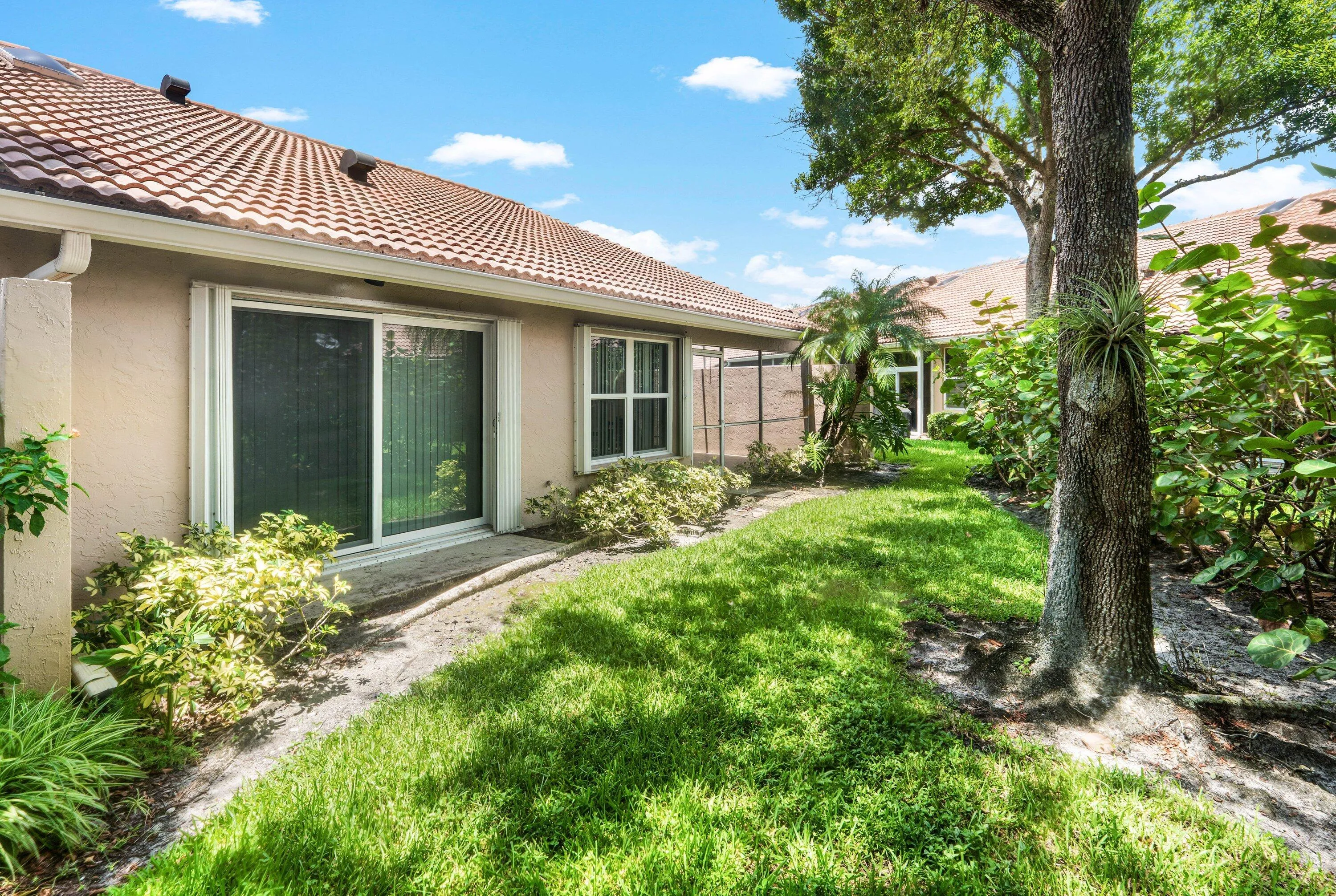 023-2201HeatherRunTerrace-PalmBeachGarde