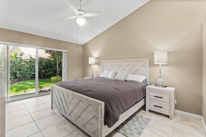 015-2201HeatherRunTerrace-PalmBeachGarde