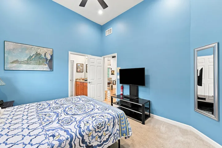 29_stl_8912_with_tv