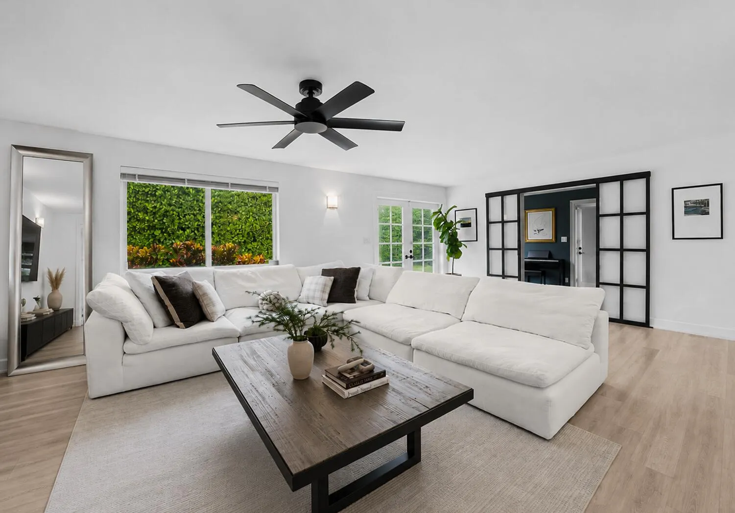 Alternate family room (1)