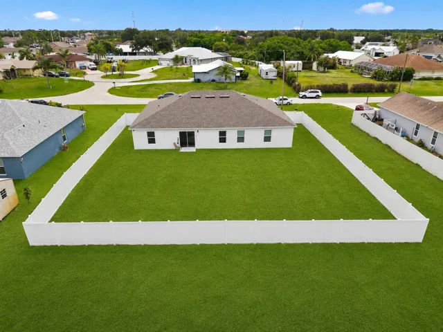 Virtually Staged Lawn