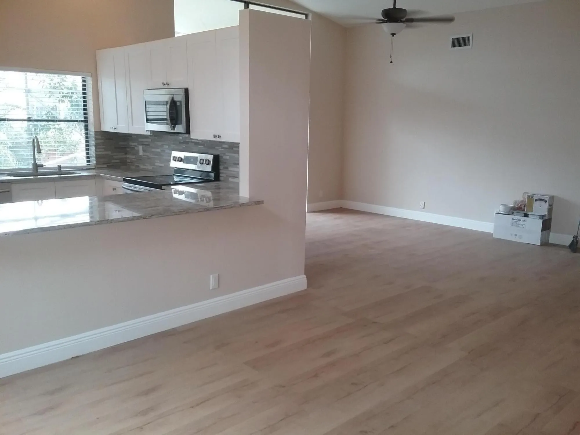 kitchen/living area