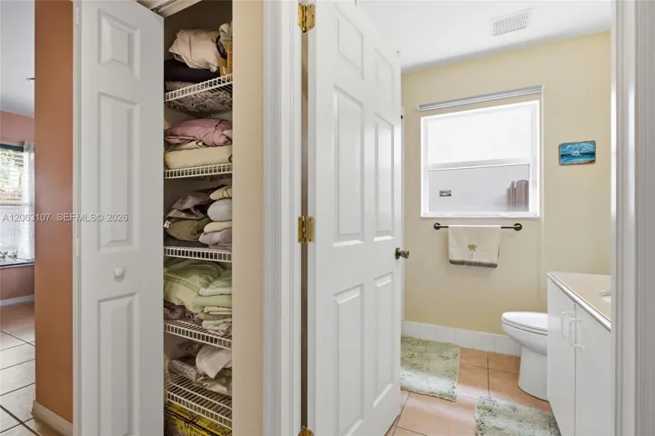Closet and entry 2nd bedroom