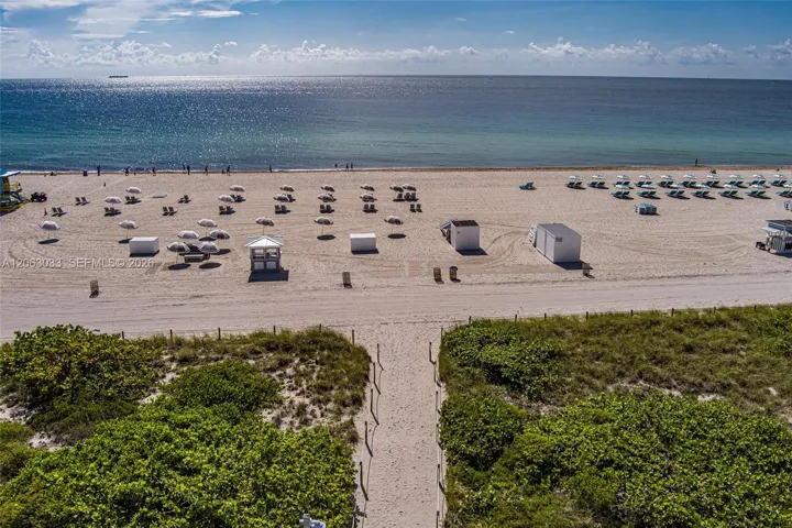 Diret access to beach
