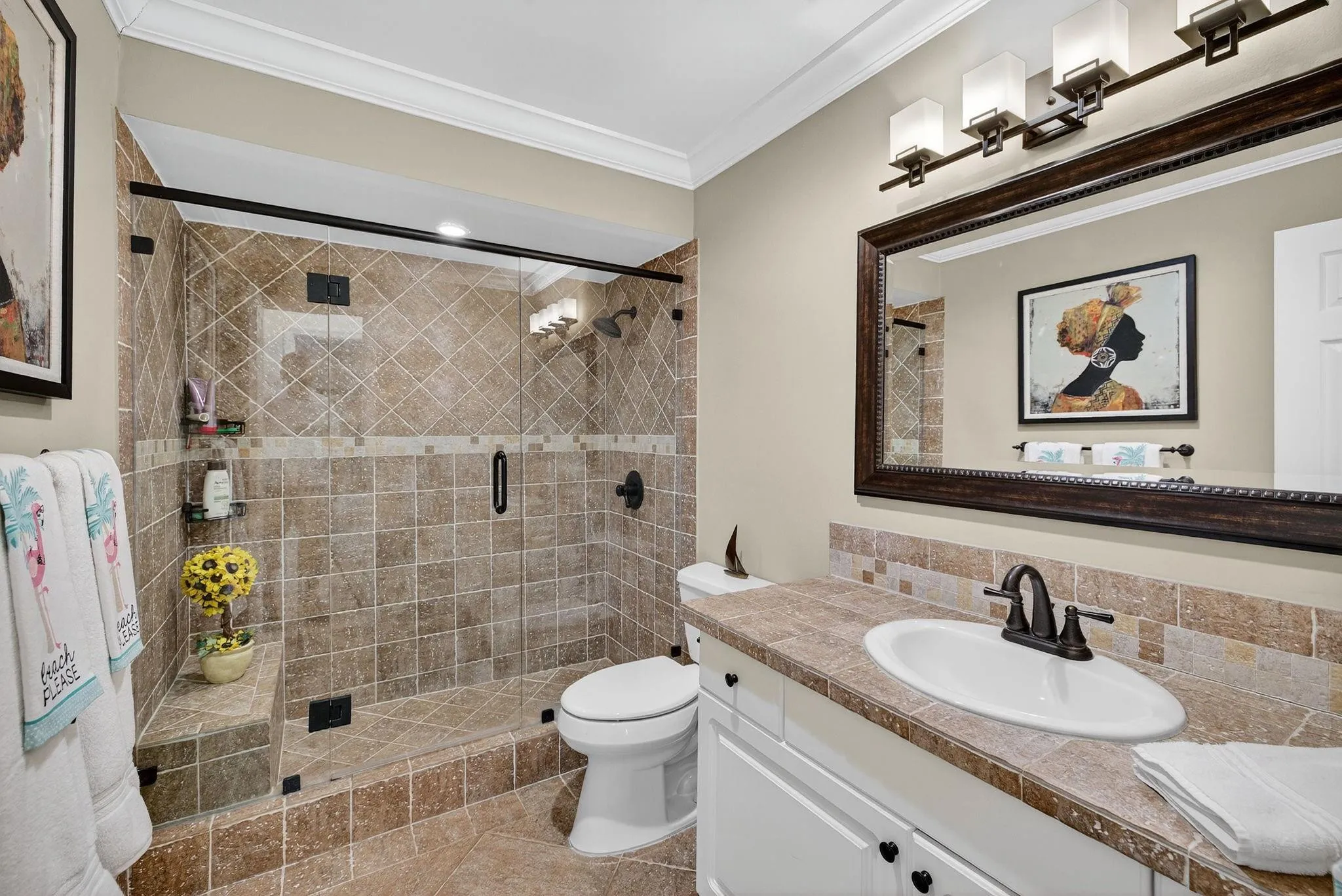Great guest bath.