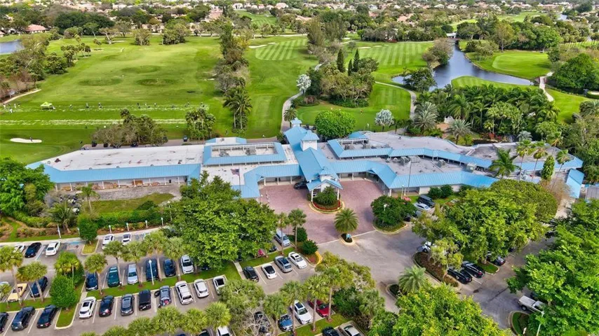 Enjoy dinners at the clubhouse with NO EQUITY MEMBERSHIP fees.