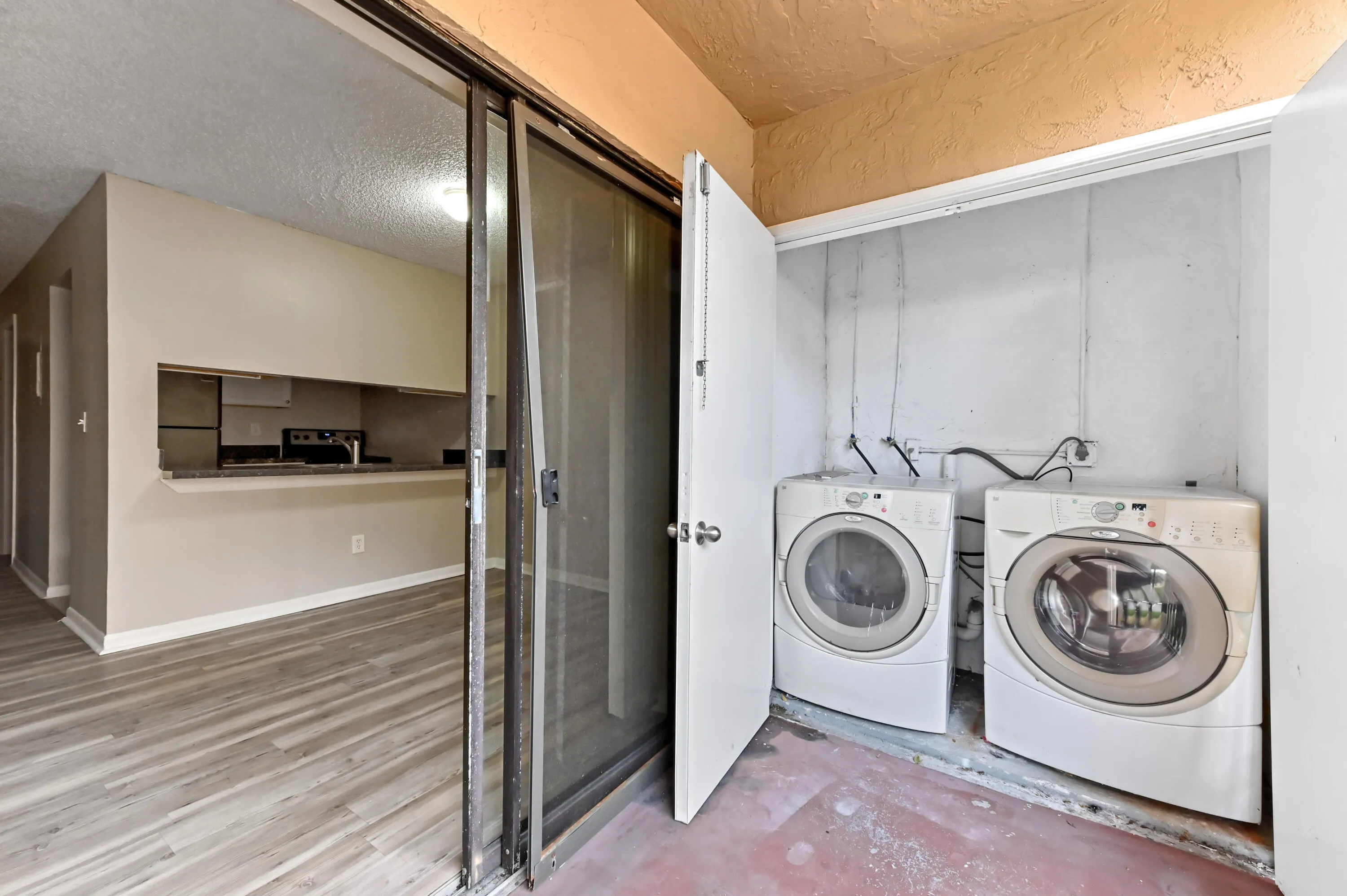 18 laundry 01