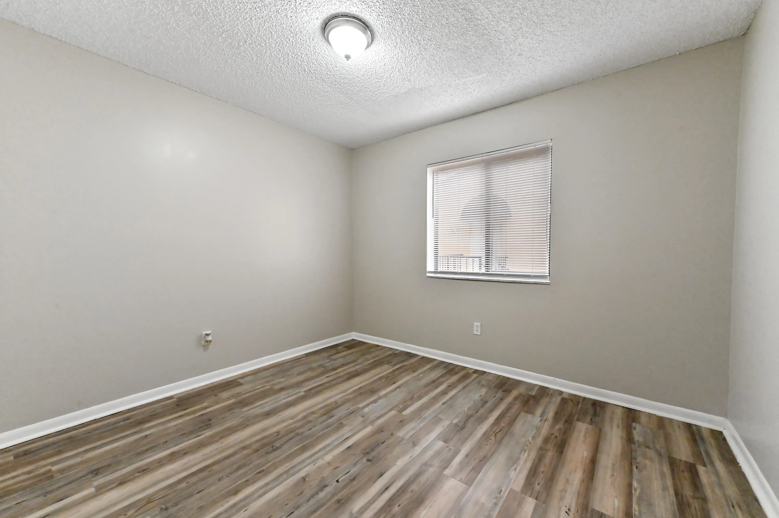 11 bedroom 01