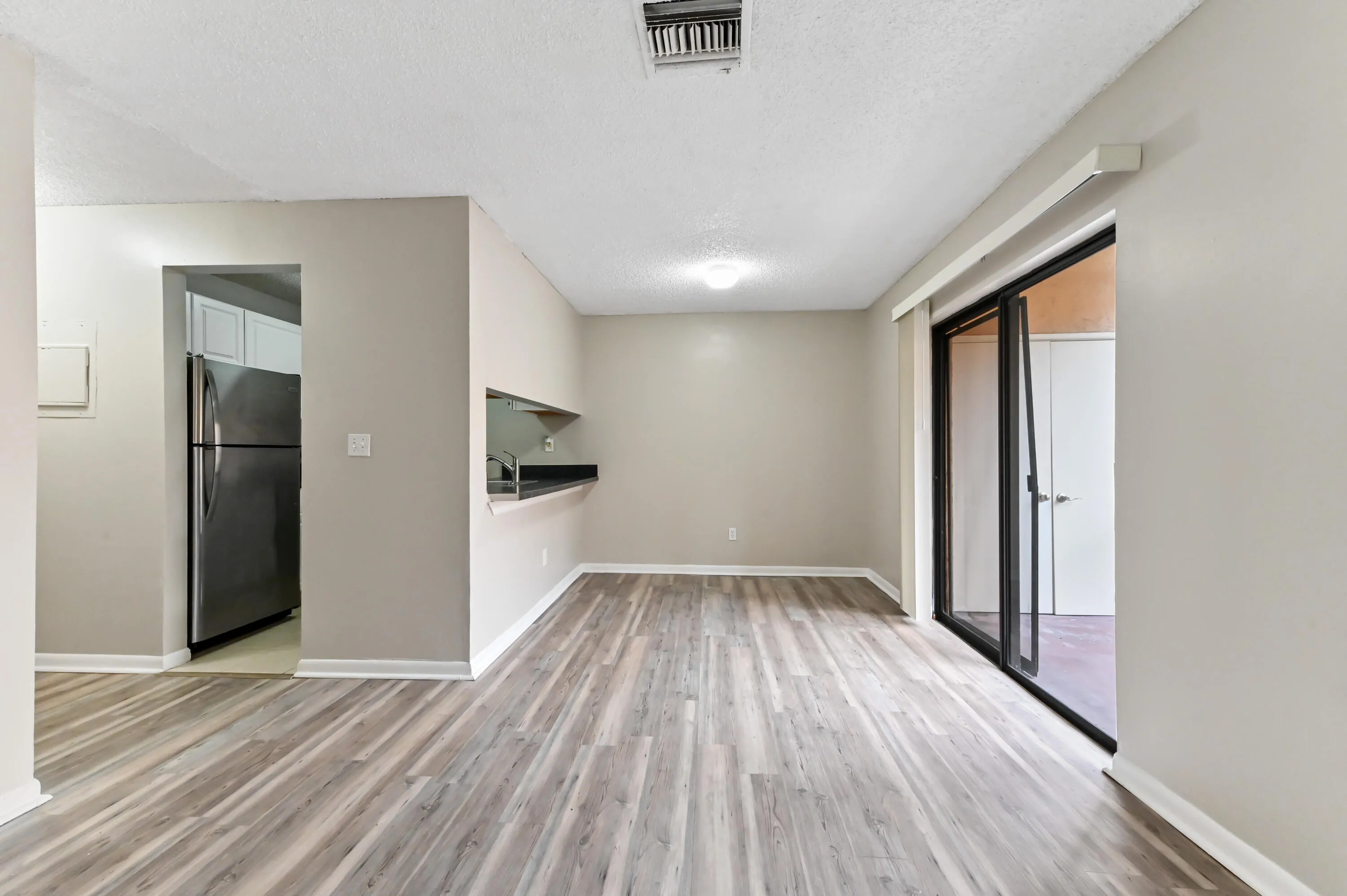 07 dining area 01