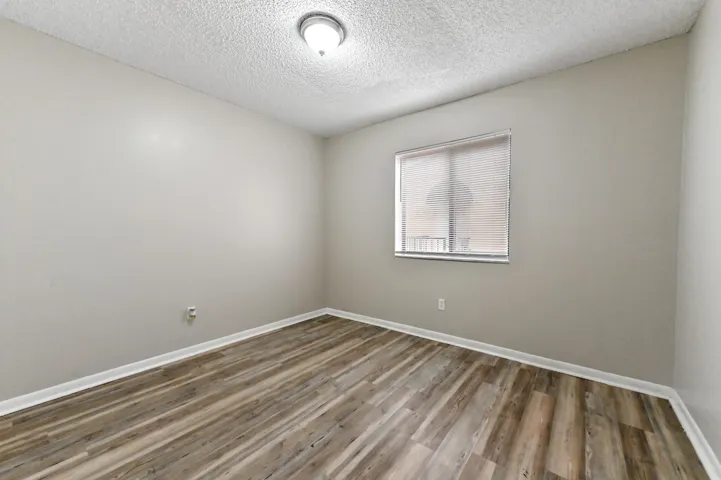11 bedroom 01