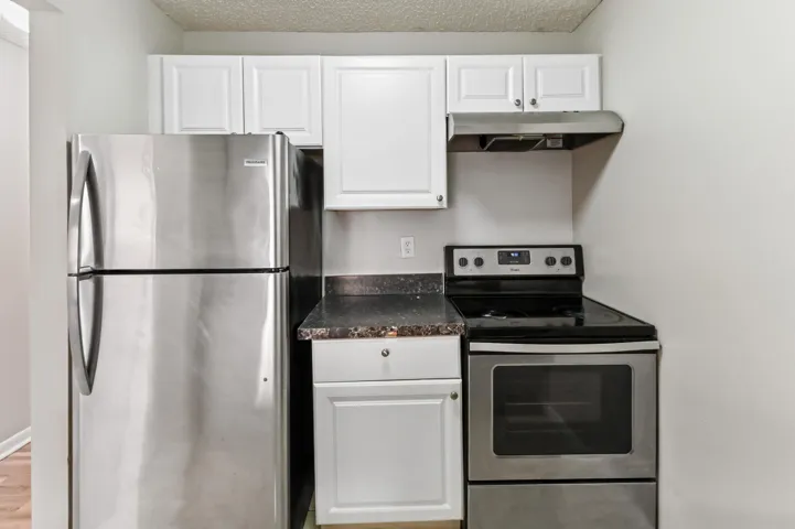 09 kitchen 01