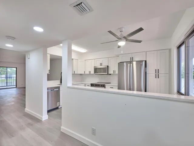 OPEN KITCHEN