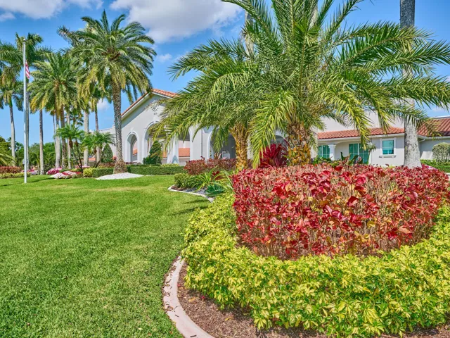 HUNTINGTON POINTE